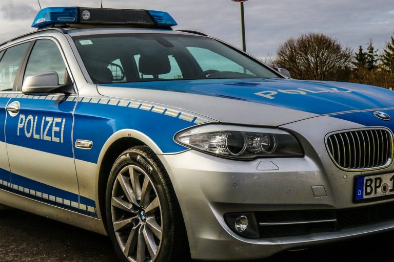 Senior in Wuppertal-Heckinghausen von Jugendlichen schwer verletzt