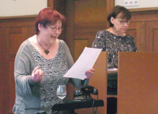 Angela Heise und Ulla Wilberg interpretierten mit Verve (v.l.). | Foto: Sarah Gold