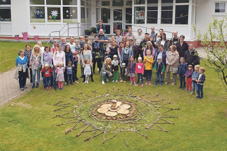 Zwergenkunst: Eine Vernissage der Kindertagesstätte Gertenbach