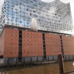 Die Hamburger Elbphilharmonie in ihrer ganzen Pracht. Gleicht geht es los. Foto: Peter Klohs