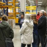 Sehr informativ: Die Produktverpackungen schauen aus wie Plastik, sind aber zu über 90 Prozent aus nachsenden Rohstoffen. Foto: Sascha von Gerishem