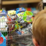 Für den Kindergeburtstag kann man in Isa’s Dorf-Shop auch Geschenkkörbe vorbereiten lassen. Foto: Sascha von Gerishem