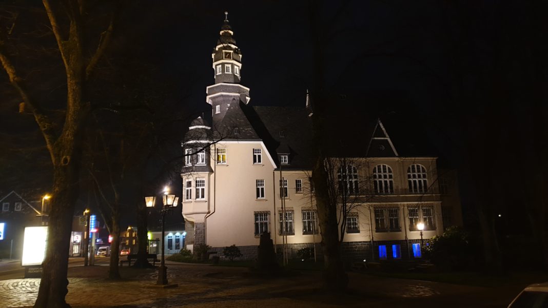 Das historische Rathaus Lüttringhausen. Foto: Sascha von Gerishem