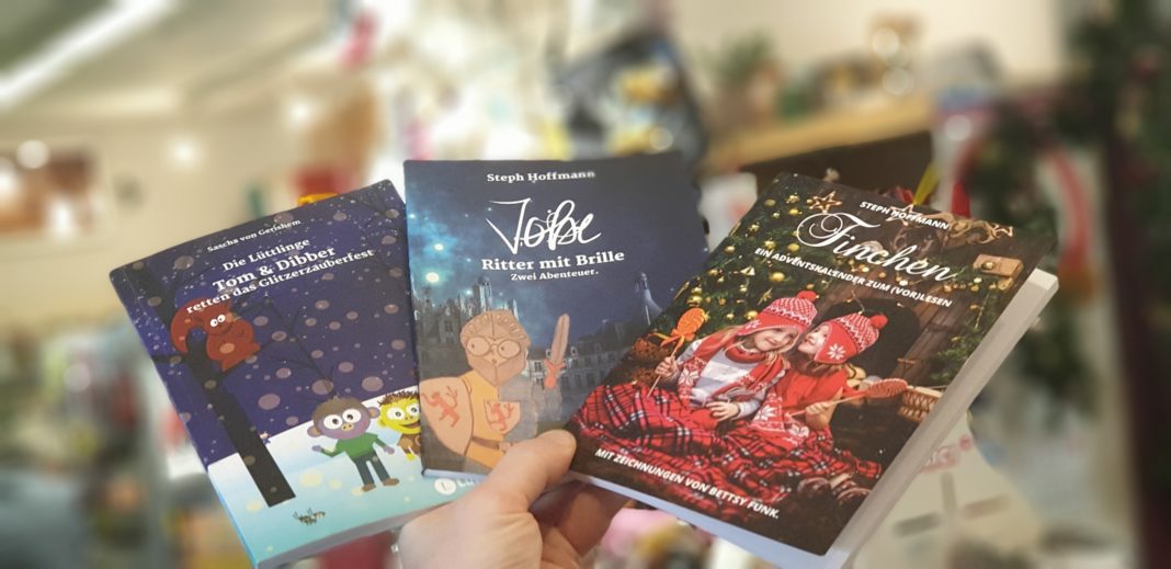 Ab sofort in Isa's Dorf-Shop in der Richthofenstraße 22 in Remscheid-Lüttringhausen erhältlich: Finchen - Der Adventskalender zum (Vor)Lesen, JoBe - Ritter mit Brille und die Lüttlinge aus Lüttlinghausen. Foto: Sascha von Gerishem