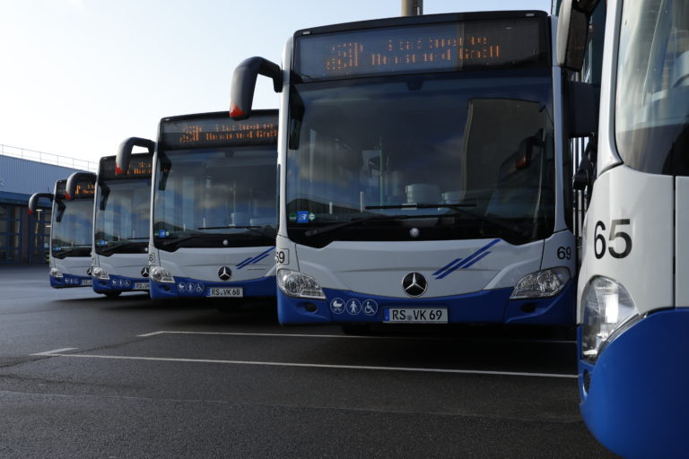 Busse fahren nach Ferienfahrplan