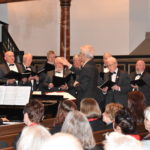 Jürgen Harder mit dem Lüttringhauser Männerchor. Foto: Peter Klohs