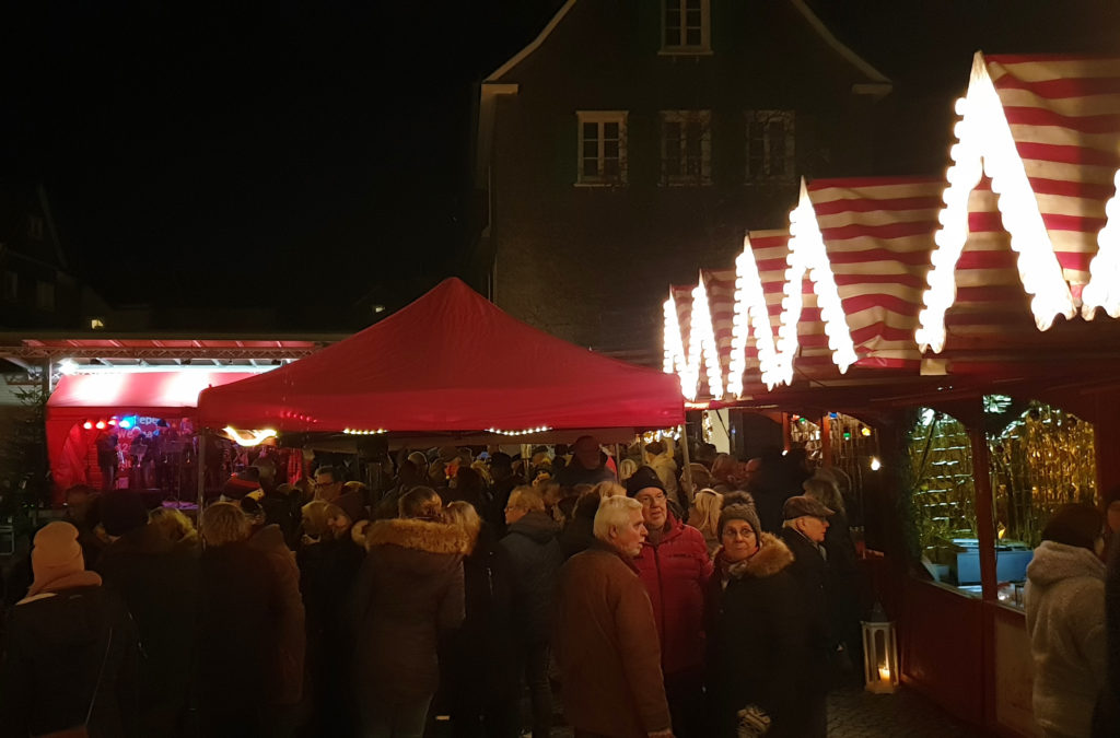 Um die Lenneper Altstadtbühne ist es besonders muckelig. Foto: Sascha von Gerishem