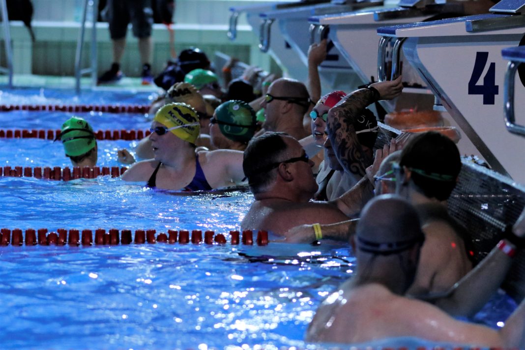 100x100 Meter in einem 25m-Becken bedeuten 400 Bahnen für Einzelschwimmer. Foto: Volker Schröer / www.sg-remscheid.de