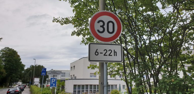 Stopp der von der AfD kopierten Kampagne gegen ein Tempolimit gefordert
