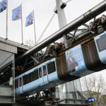 Die Wuppertaler Schwebebahn feiert Friedrich Engels. Foto: obs/WSW Wuppertaler Stadtwerke GmbH/Stefan Tesche-Hasenbach