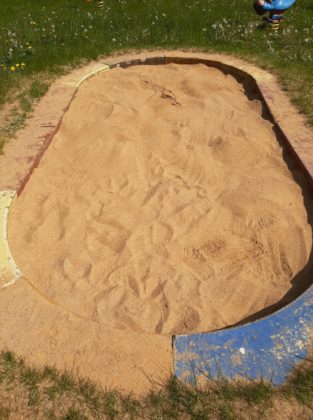 Das Ergebnis lässt sich sehen: Der Katzenkot wurde vollständig entfernt. Foto: SPD Remscheid