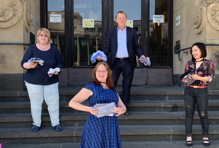 Remscheiderinnen spenden Alltagsmasken für Seniorinnen und Senioren