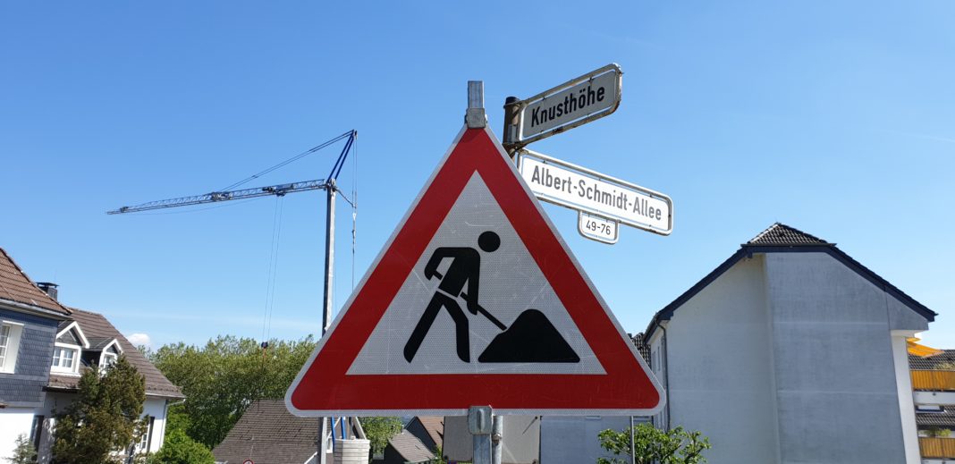 Es gilt das Grün zu bewahren und nicht alles zuzubetonieren. Symbolfoto Baustelle Kreuzung Knusthöhe und Albert-Schmidt-Allee in Lennep. Foto: Sascha von Gerishem