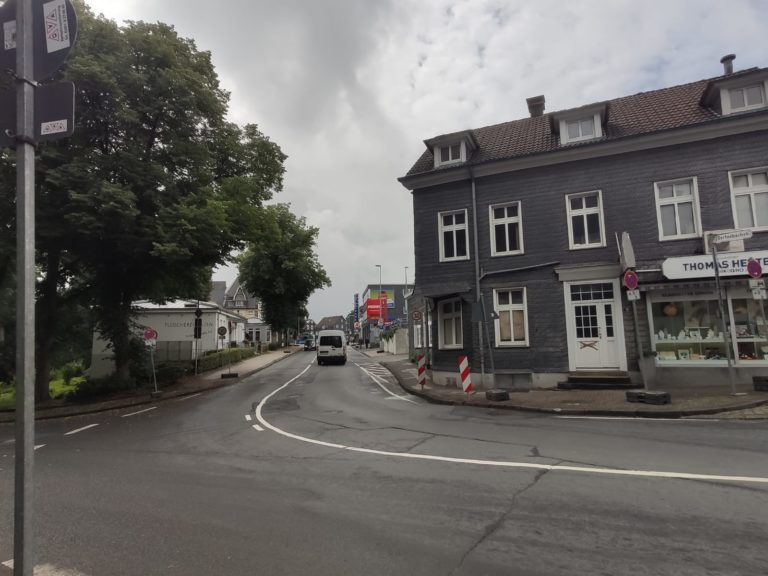 Deckensanierung Kreuzbergstraße/Gertenbachstraße startet am 20. Juli