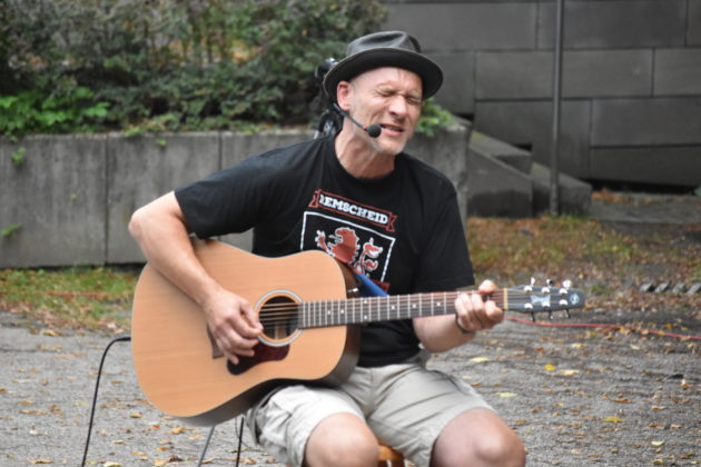 Jochen Wingsch aka Papa Jo's One Man Acoustic Jam. Foto: Peter Klohs