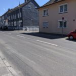 Die Fahrbahndecke der Kreuzbergstraße in Lüttringhausen ist frisch saniert, eine Radwegmarkierung fehlt dennoch. Foto: B90/DIE GRÜNEN Remscheid