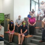 Nach dem Treffen auf den Stufen des Gemeinschaftshauses „Im neuen Lindenhof“ mit allen Beteiligten. Foto: Kirchenkreis Lennep/Volk