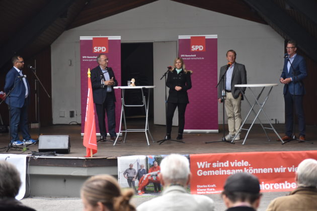 Große Gesprächsrunde der SPD Remscheid. Foto: Peter Klohs