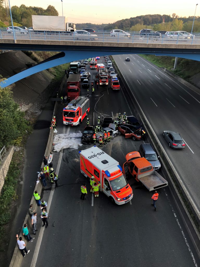 Übersichtsfoto der Unfallstelle auf der A1. Foto: Polizei Düsseldorf