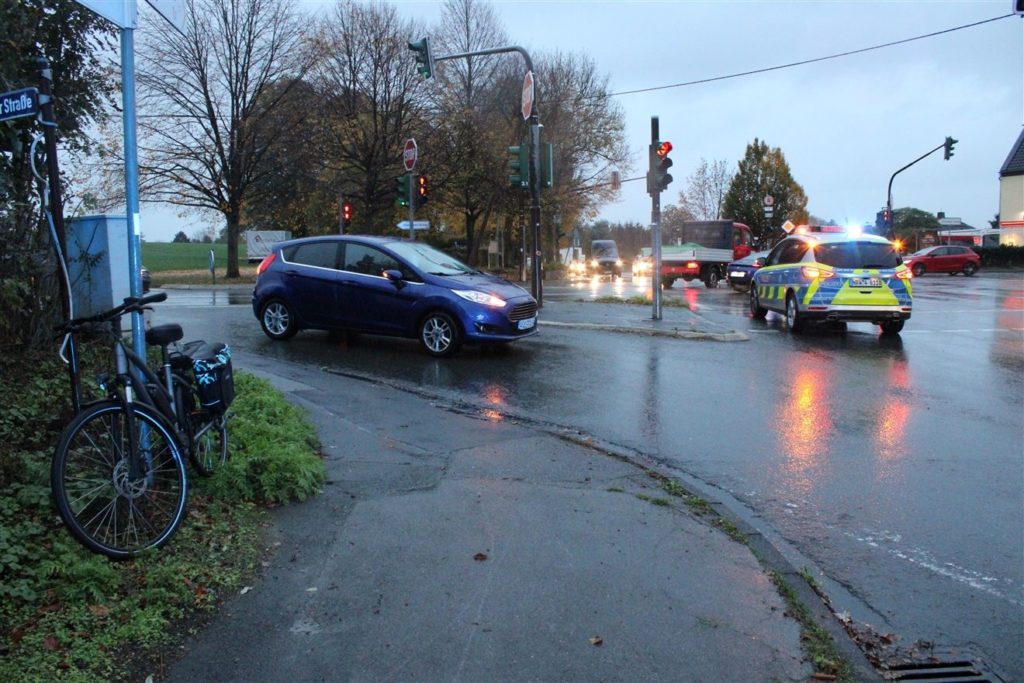 Verkehrsunfall mit Auto und Pedelec in Kürten-Spitze. Foto: Polizei RheinBerg