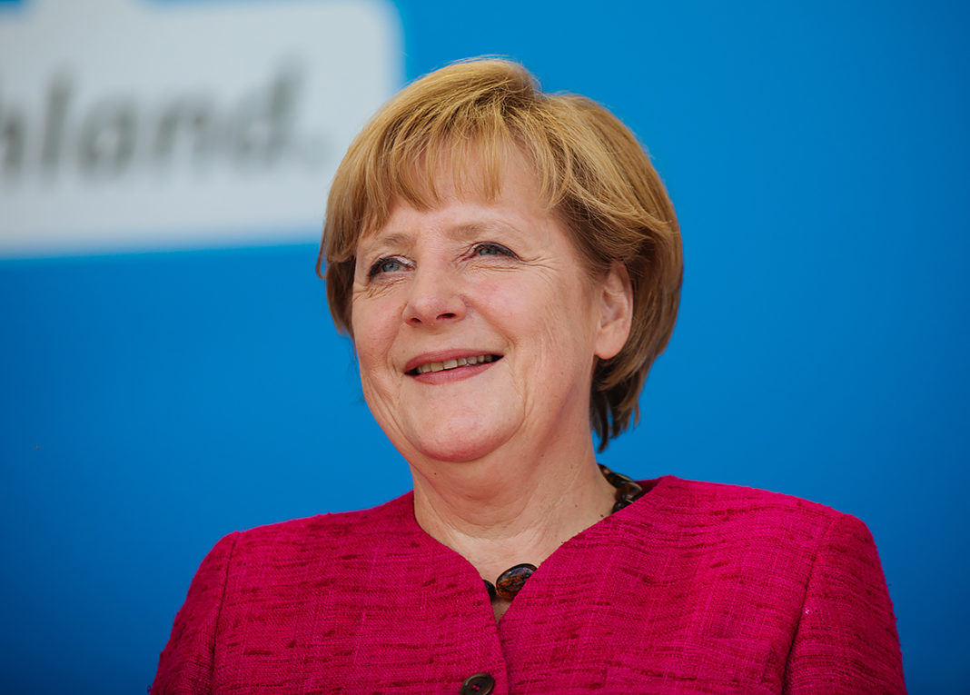 Bundeskanzlerin Dr. Angela Merkel am 14.08.2013 bei einer CDU Wahlkampfveranstaltung im hessischen Seligenstadt. Foto: Alexander Kurz, Lizenz: CC-BY-SA-3.0