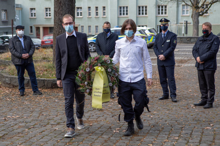 Verbrechen in der Pogromnacht im Jahre 1938: Stilles Gedenken und Kranzniederlegung