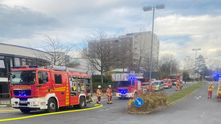 Erneut Großaufgebot der Feuerwehr am Klinikum