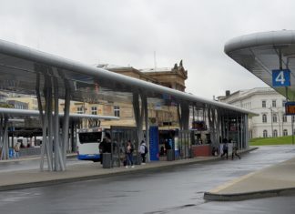 Der Busbahnhof Wuppertal Hauptbahnhof am Döppersberg. Foto: Sascha von Gerishem