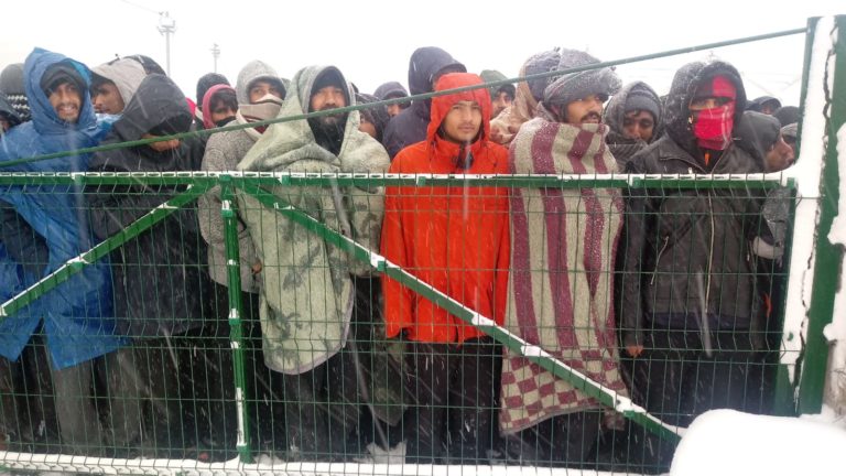 Flüchtlinge in Bosnien – Help leistet Nothilfe nach Brand im Flüchtlingslager Lipa