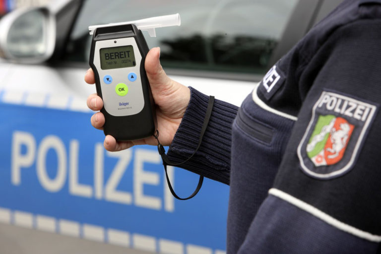 Zwei alkoholisierte Autofahrer nun ohne Führerschein