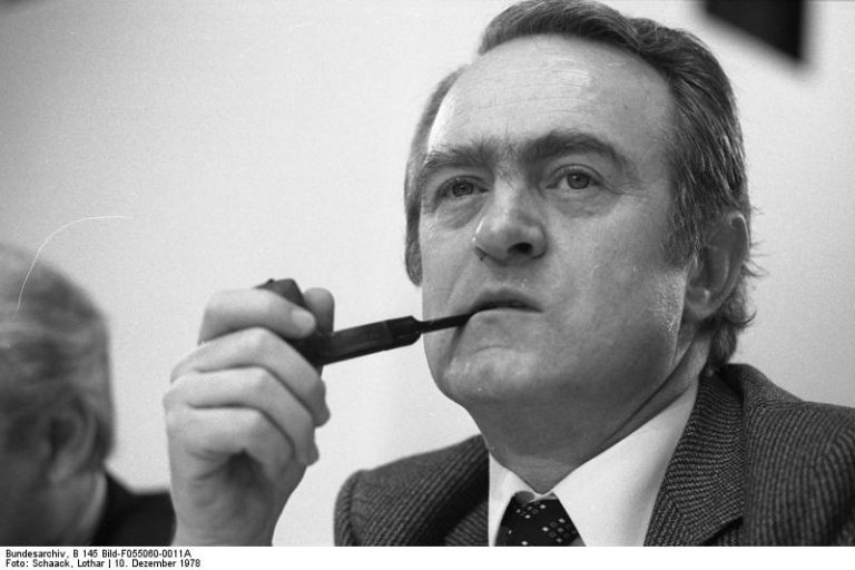 Zum 90. Geburtstag von Johannes Rau: OB Schneidewind würdigt Verdienste