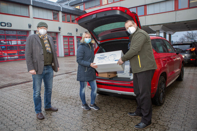 Feuerwehr Remscheid gibt 135.000 FFP2-Masken an Lehrkräfte und OGS-Personal aus