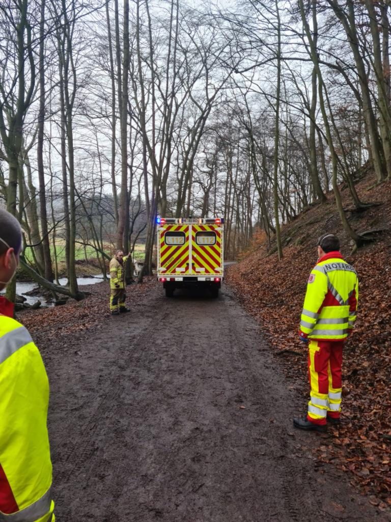 Der Gerätewagen Rettung wird eingewiesen. Foto: Feuerwehr Velbert