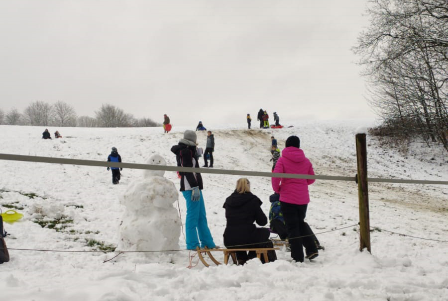 Remscheid: Schlittenfahren im Schmittenbusch. Foto: Nicole Dahmen