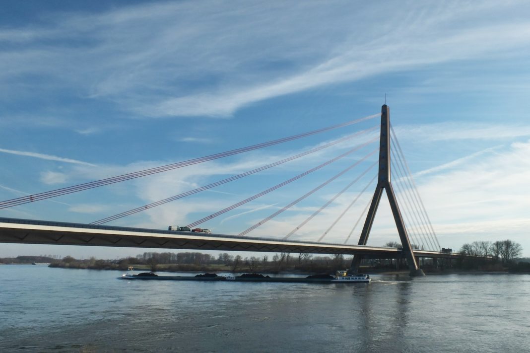 Die Fleher Brücke in Düsseldorf muss komplett neu gebaut werden.