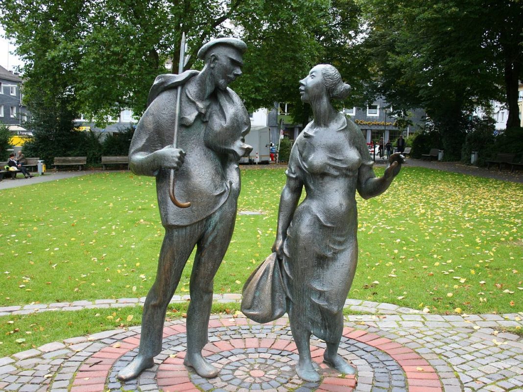 Das Bandwirker-Denkmal in Wuppertal-Ronsdorf. Foto: Frank Vincentz [CC BY-SA 3.0 (https://creativecommons.org/licenses/by-sa/3.0)]