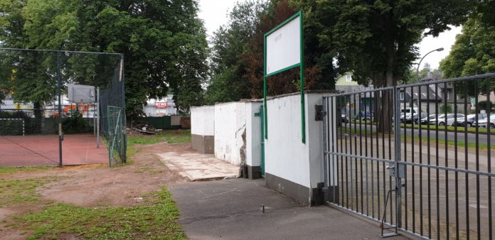 Das Röntgen-Stadion soll einem Outlet weichen - ausgerechnet in der Fairtrade-Town Remscheid. Foto: Sascha von Gerishem Das Röntgen-Stadion soll einem Outlet weichen - ausgerechnet in der Fairtrade-Town Remscheid. Foto: Sascha von Gerishem