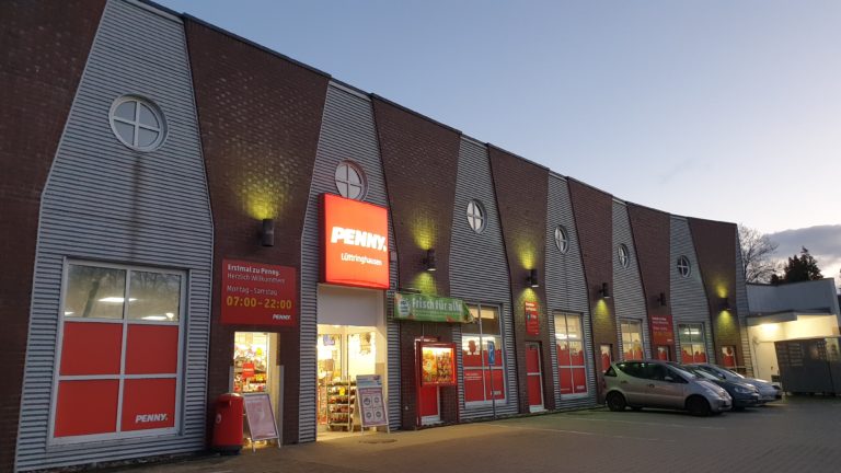 Defekt in Lüftungsanlage löst Feuerwehreinsatz in Penny Markt aus