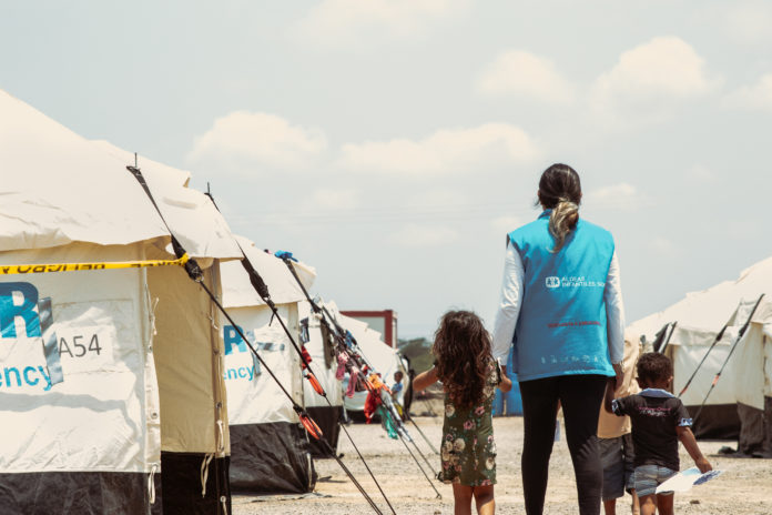 Täglich fliehen zwischen 500 und 700 Menschen aus Venezuela nach Kolumbien, unter ihnen immer öfter Frauen und unbegleitete Kinder. Foto: SOS-Kinderdörfer weltweit Täglich fliehen zwischen 500 und 700 Menschen aus Venezuela nach Kolumbien, unter ihnen immer öfter Frauen und unbegleitete Kinder. Foto: SOS-Kinderdörfer weltweit