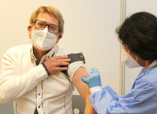 Dr. Frank Richling zu AstraZeneca: „Das ist ein guter Impfstoff, sonst würde ich mir den nicht spritzen lassen." Foto: OBK