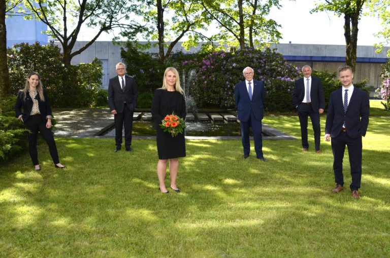 Eiltempo: Volksbank begrüßt zwei neue Bankkaufleute