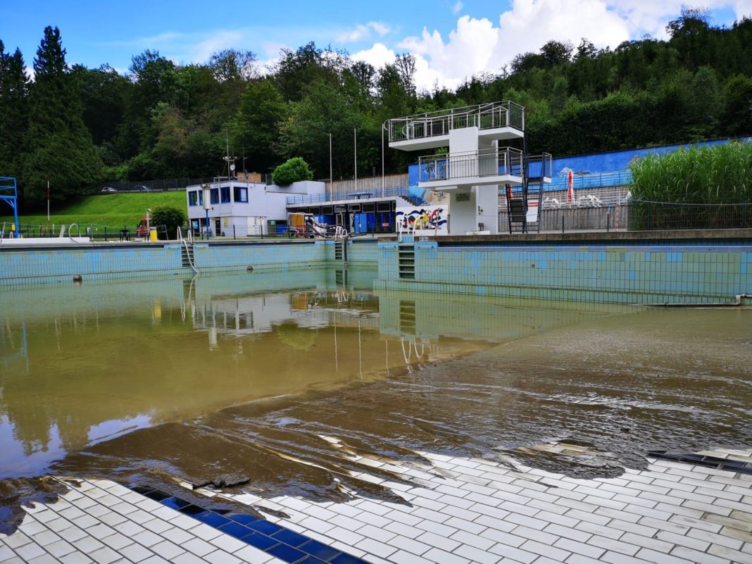 Das Freibad Eschbachtal nach der Überschwemmung. Foto: Feuerwehr Remscheid