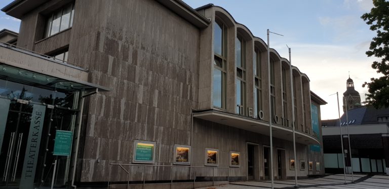 Tag der Deutschen Einheit: Einladung ins Teo Otto Theater