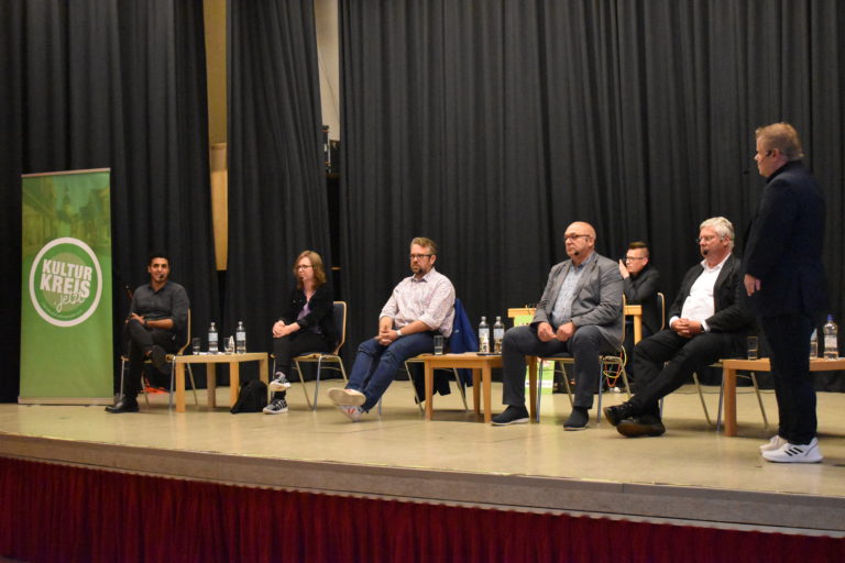 Töttern! – Die fünf Bundestagskandidat*innen im Streitgespräch