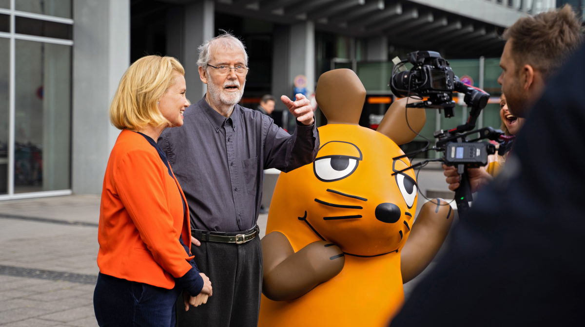 Am 10. Oktober 2021 ist Annette Frier zum ersten Mal zu hören, gemeinsam mit Günter Dybus. © WDR/Jan-Philipp Behr