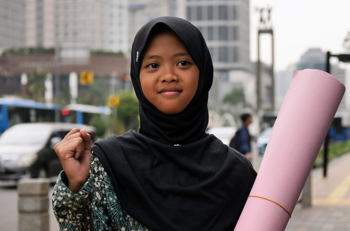 Die 12jährige Aeshnina aus Indonesien wendet sich an die deutsche Bundeskanzlerin im Kampf gegen die Mülltransporte der Industrienationen nach Südostasien. © Radio Bremen - Sonam Rinzin