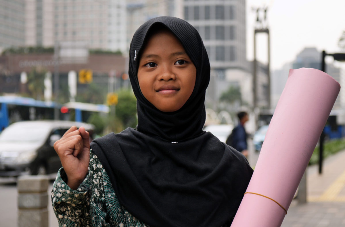 Aeshnina, 12 tahun, dari Indonesia meminta bantuan kanselir Jerman untuk melawan pemindahan limbah dari negara-negara industri ke Asia Tenggara.  © Radio Bremen - Sonam Renzen