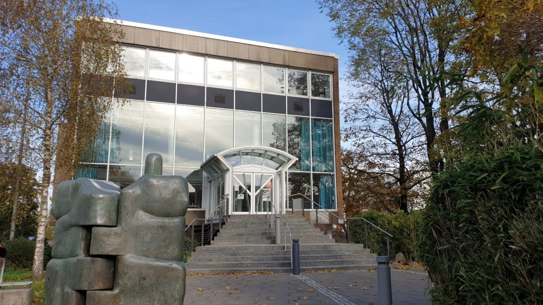 Das Foyer der Zentralbibliothek in Remscheid. Foto: Sascha von Gerishem