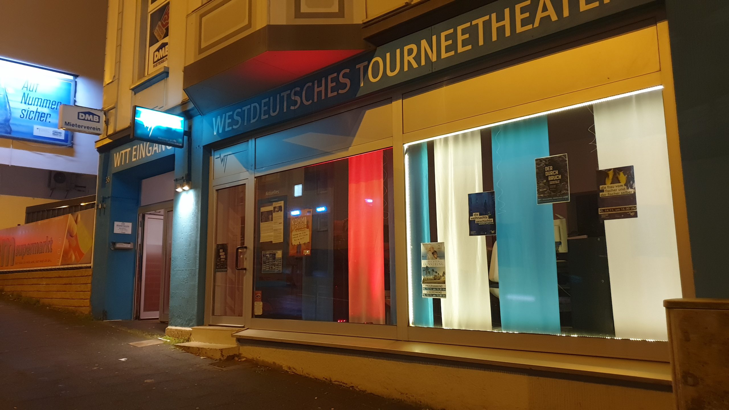 Das WTT - Westdeutsches Tourneetheater / Schauspiel Remscheid befindet sich in der Bismarckstraße 138 in 42859 Remscheid.