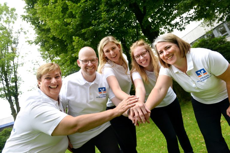 Volksbank stockt Spendentopf für Vereinsprojekte auf